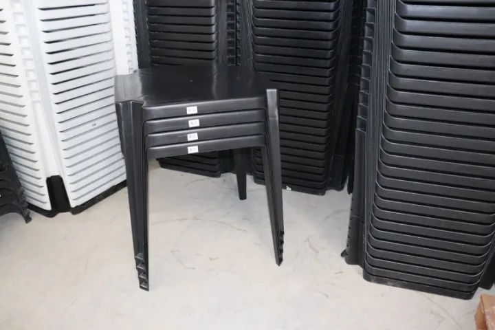 Conjunto de 4 mesas de plastico pretas - Foto 5