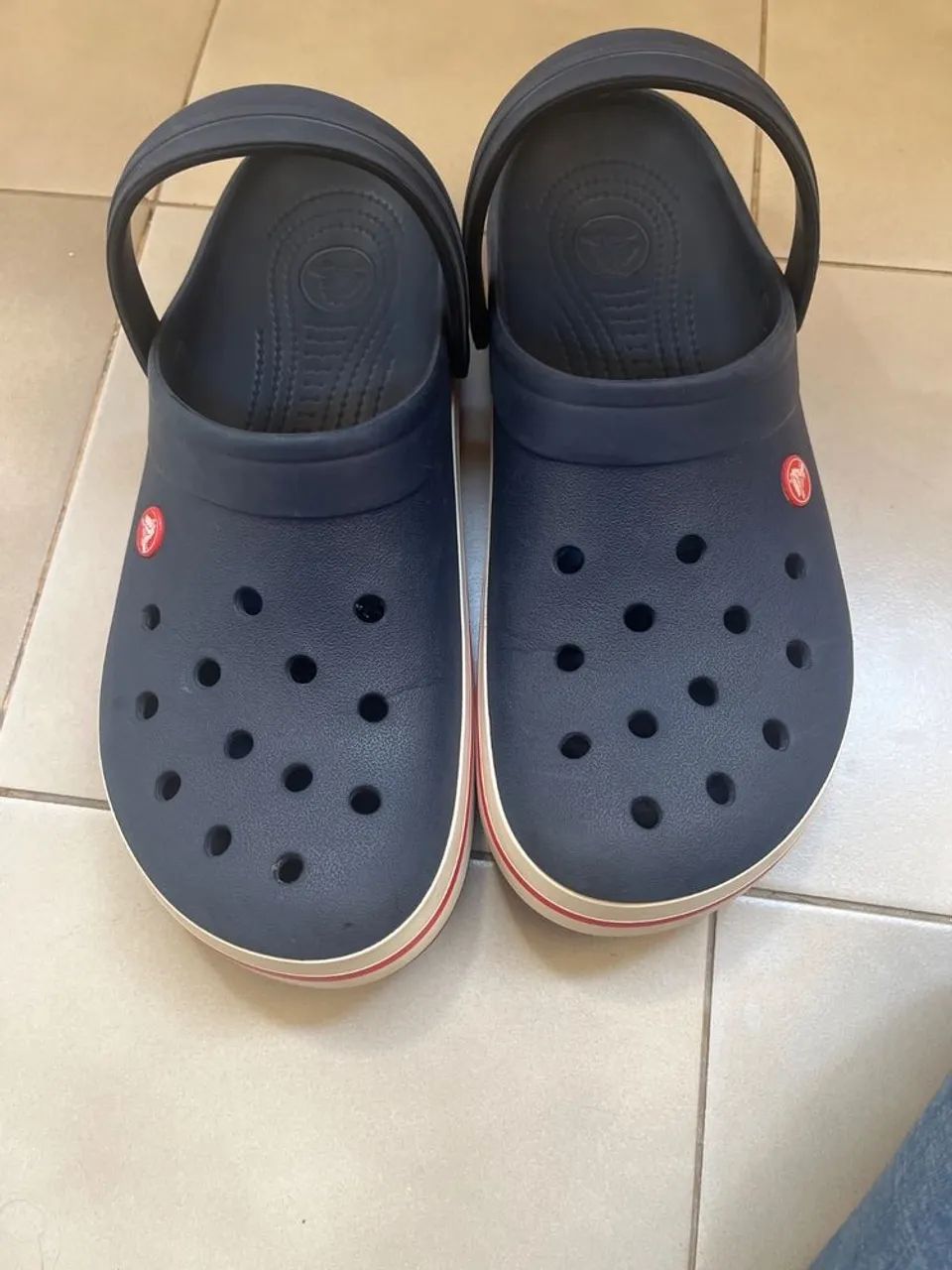 Crocs crocband azul marinho - Foto 3