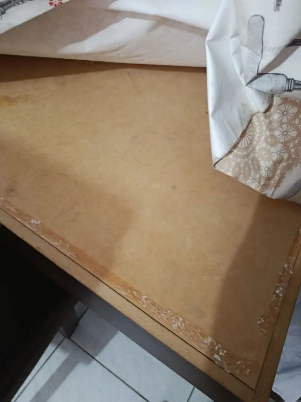 Mesa de Jantar com 4 Cadeiras - Linda e Resistente - Foto 3