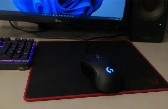Mouse Gamer Logitech G403 HERO RGB | Sensor HERO 25K | Excelente Estado - Foto 2