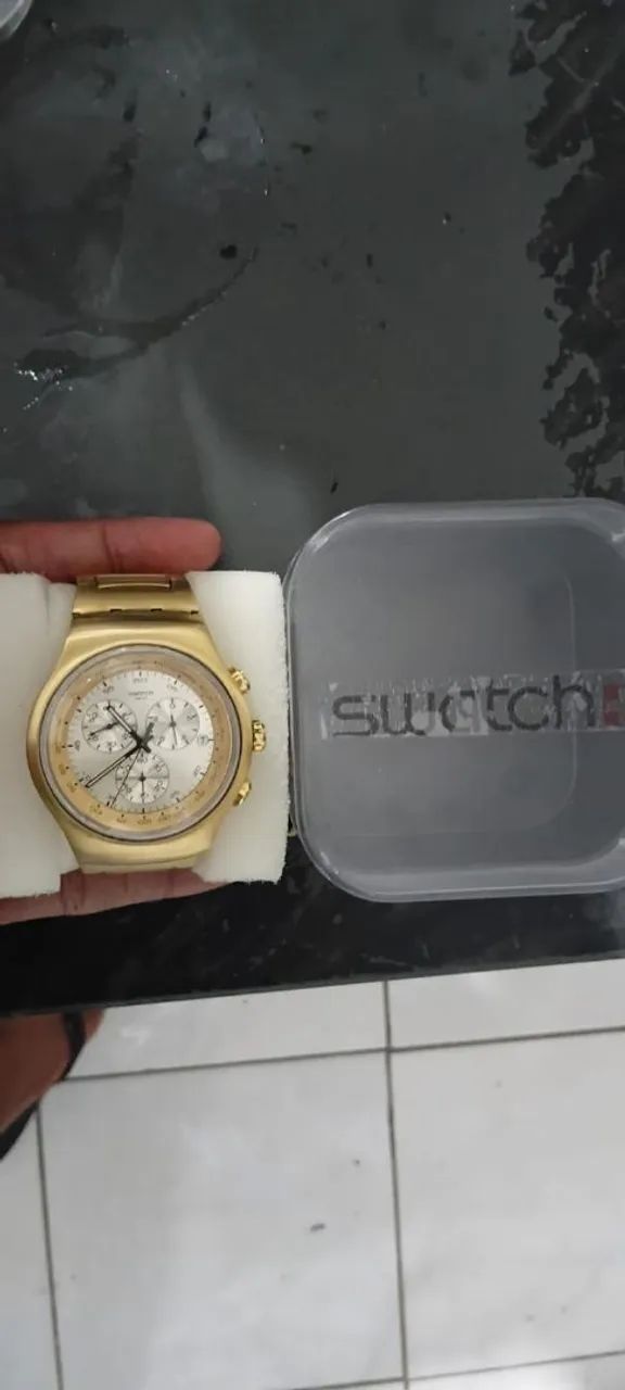 Swatch cara branca 