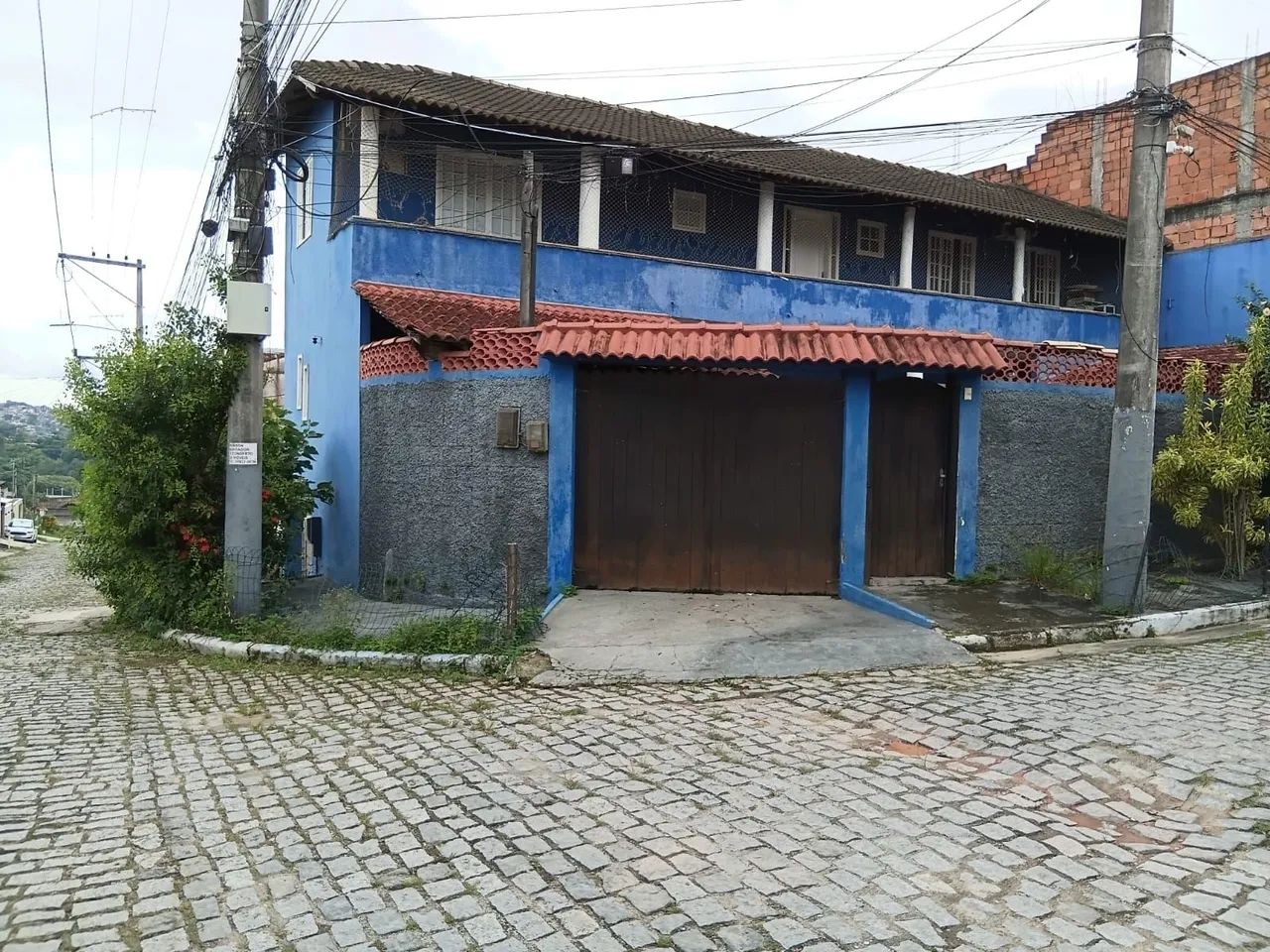TRIPLEX COM PISCINA ACEITO CARROS NO NEGOCIO 
