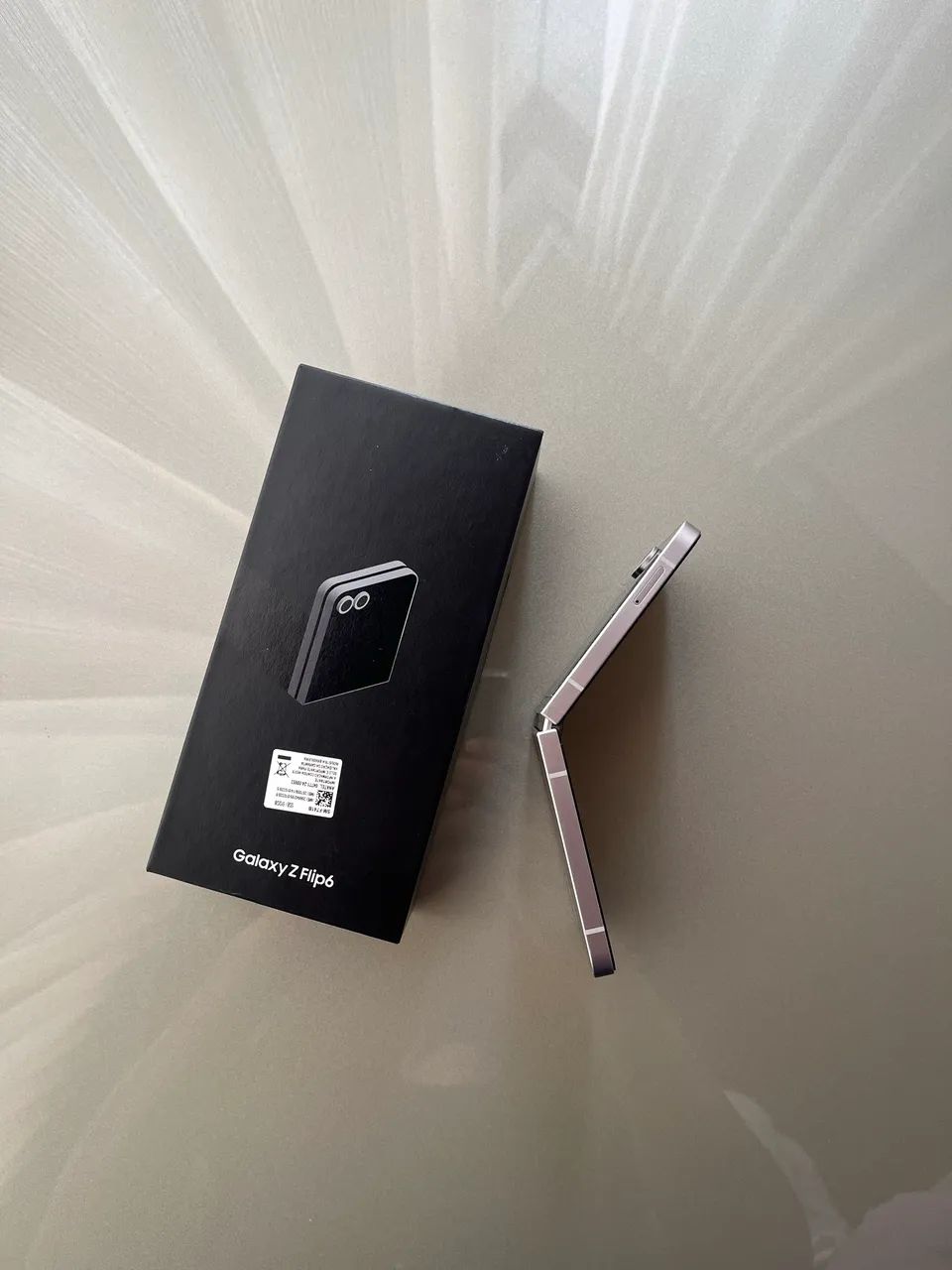 Samsung Z Flip 6 512GB - Foto 2