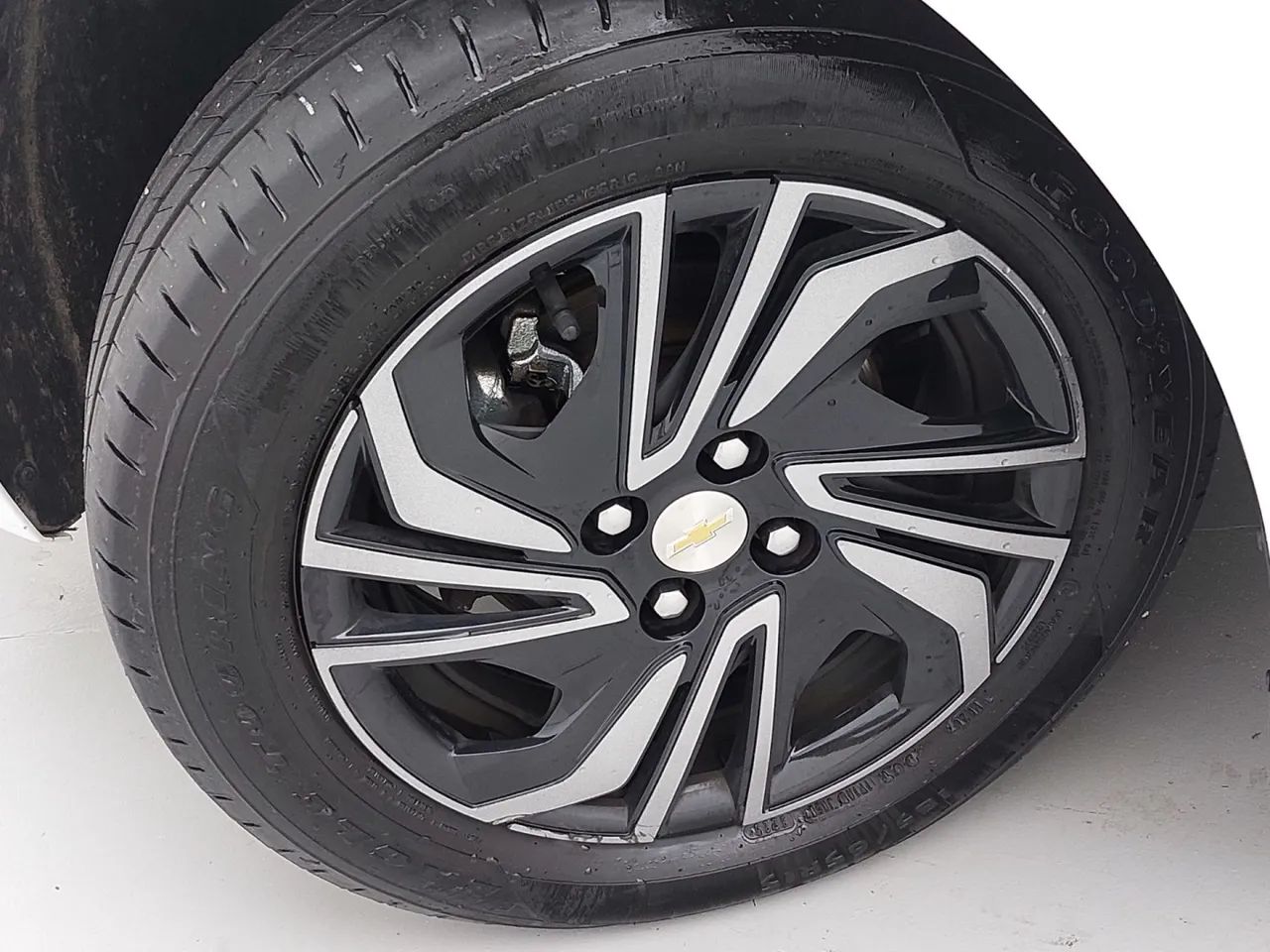 Chevrolet Onix Activ 1.4 8V Flex Aut. 4P, foto 11 de 18