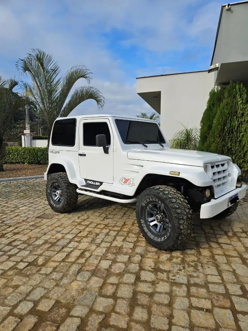 Troller T-4 2008