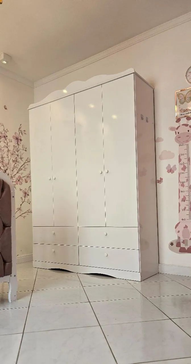 Guarda-roupa branco infantil