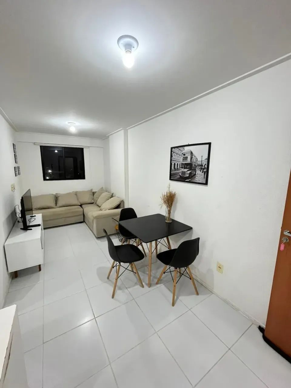 ALUGO QUARTO E SALA MOBILIADO NO FAROL - Foto 2