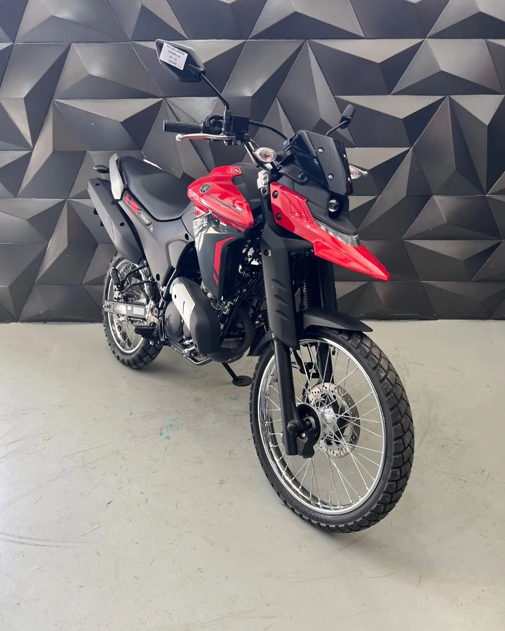 XTZ 250 LANDER CONNECTED
