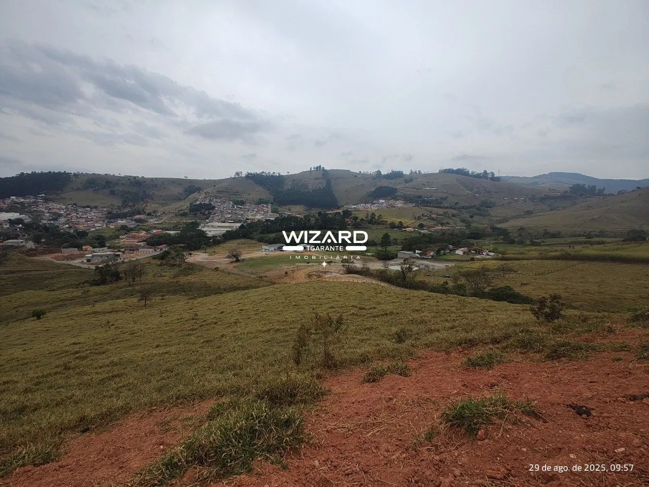 Área de 22.000 metros no centro de Piracaia e pronto para construir sua chácara - Foto 5