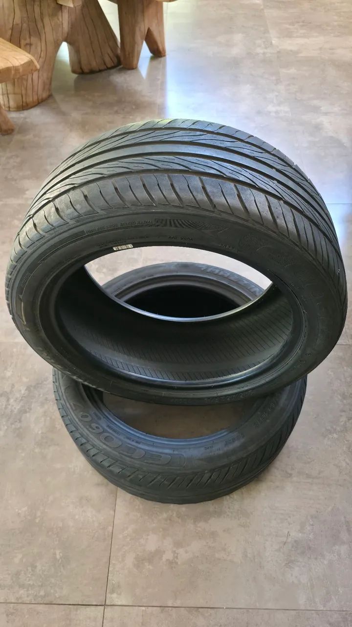 02 pneus 245/45 r18 - Foto 2