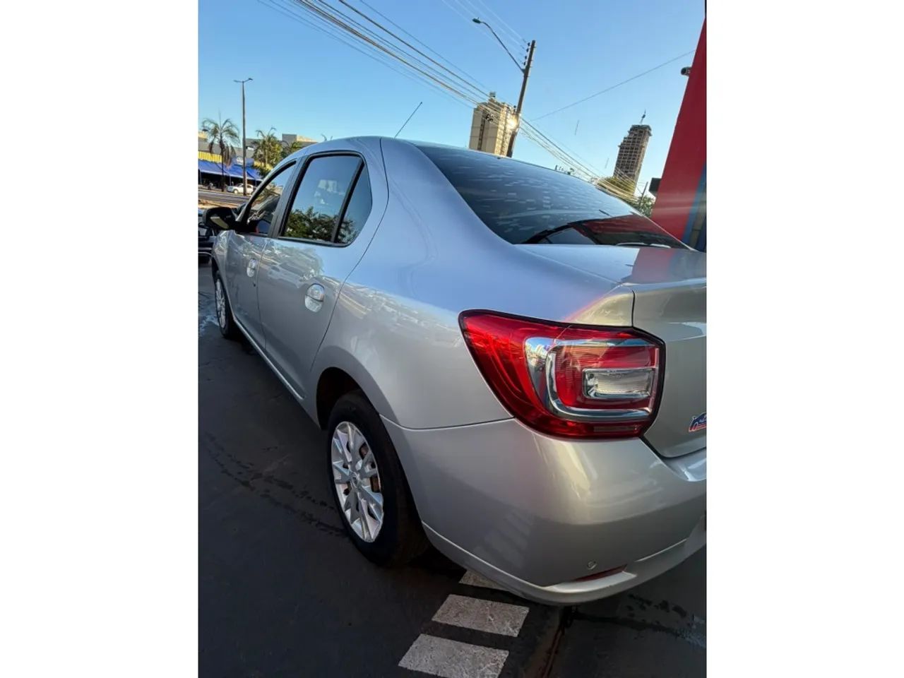 Renault Logan Zen Flex 1.0 12V 4P Mec. 2023 - Foto 4