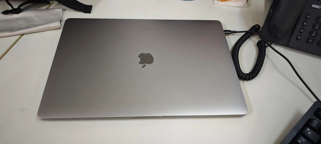 MACBOOK PRO 16' 2019 EXCELENTE ESTADO - Foto 2