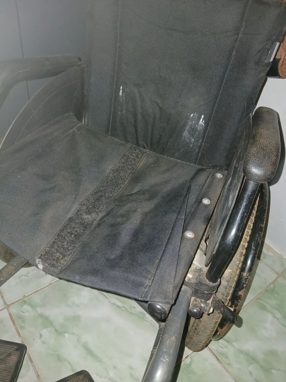 Cadeira de rodas pequena  - Foto 5