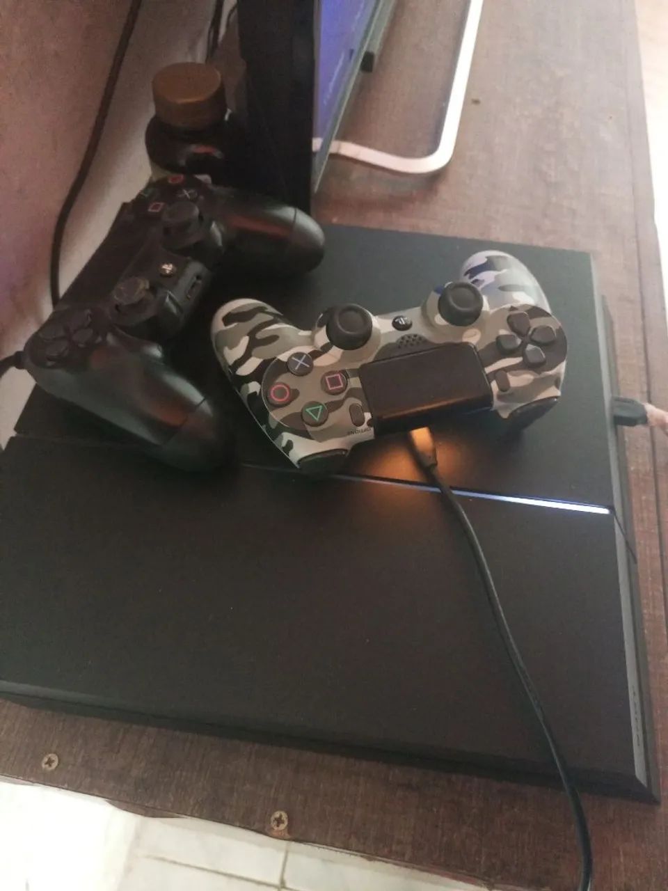 PS4 com 2 controle original +10 jogos  - Foto 2