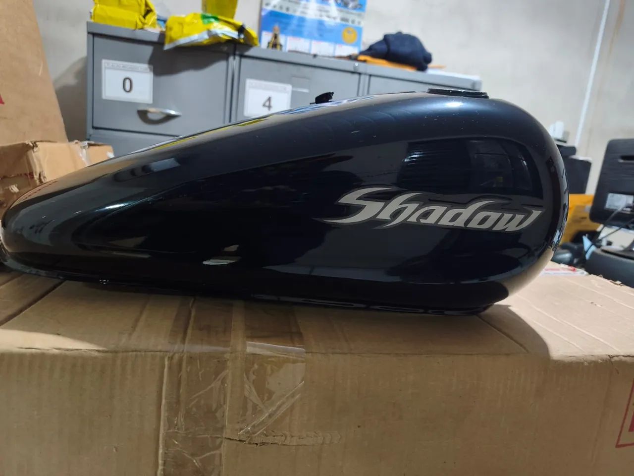 Tanque Shadow 750
