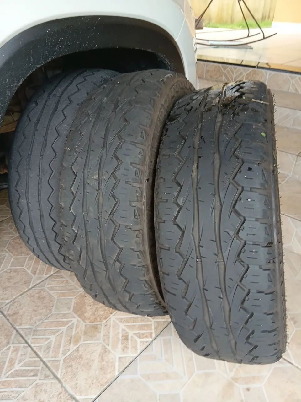 Vendo 4 pneus 225/65/17  - Foto 2