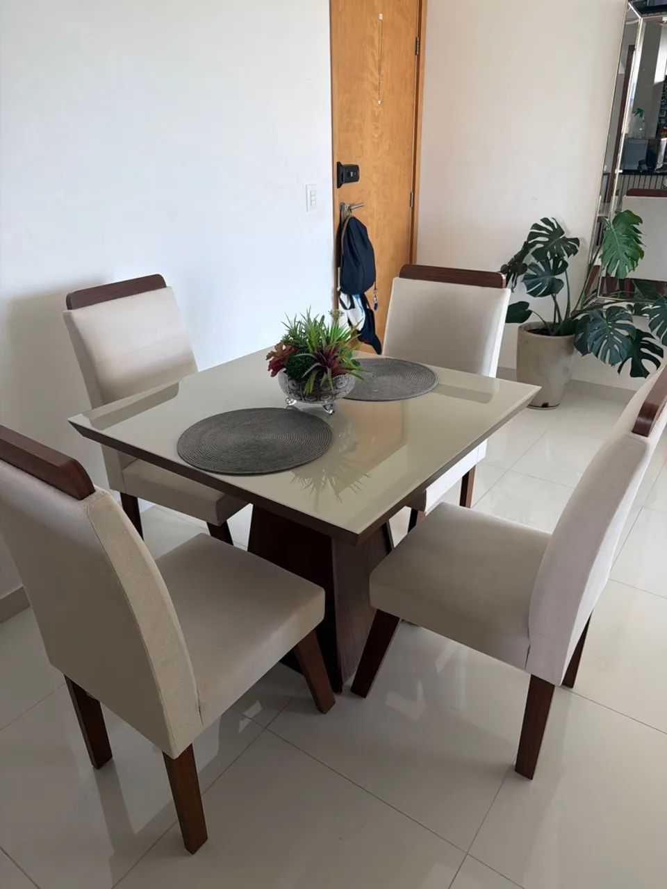 Mesa de jantar 4 lugares + 4 Cadeiras  - Foto 2