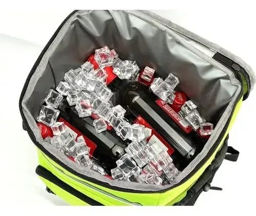 Mochila Térmica Impermeável 30L Cooler Bag - Conserva 36 Latas - Foto 2