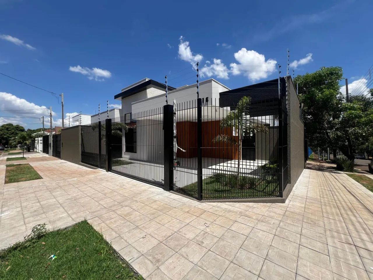 Casa para Venda no Jardim Leblon, em Maringá / PR. - Foto 2