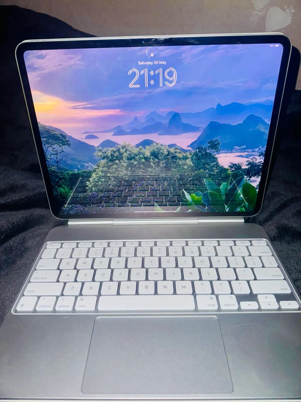 iPad Pro 13 inch M4 256GB com Pencil Pro e Magic Keyboard