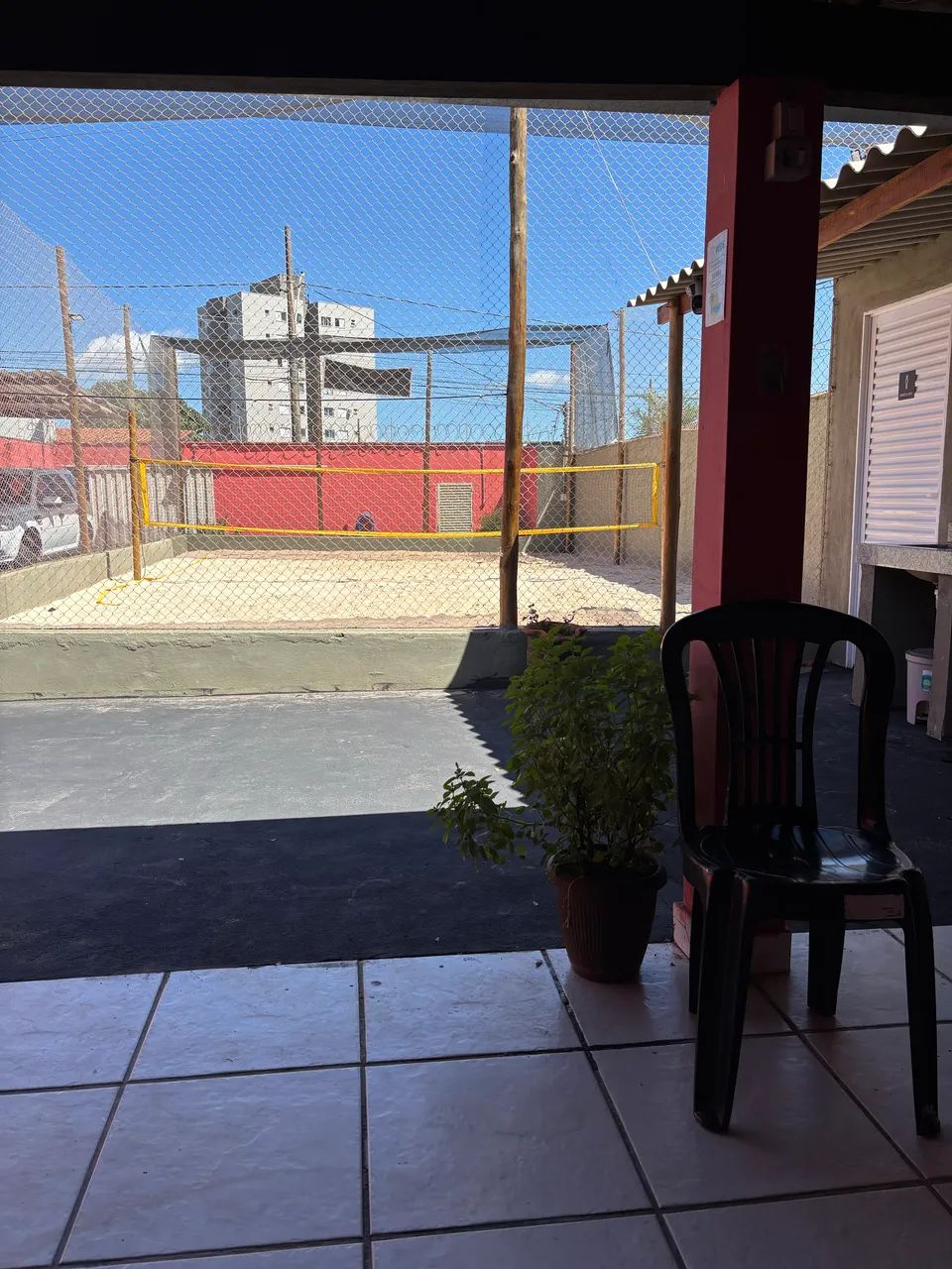 VENDE-SE casa e quadra de areia 