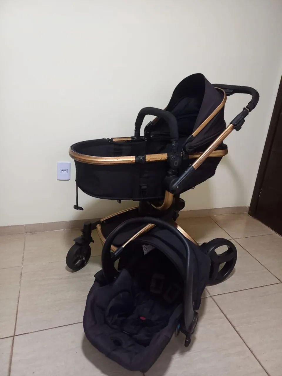Carrinho de bebe e bebe conforto Galzerano 