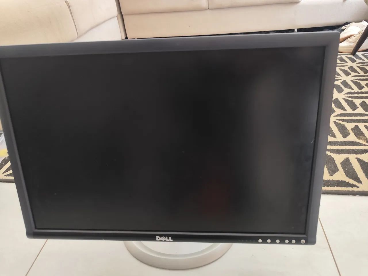 Monitor Dell 24" (detalhe)