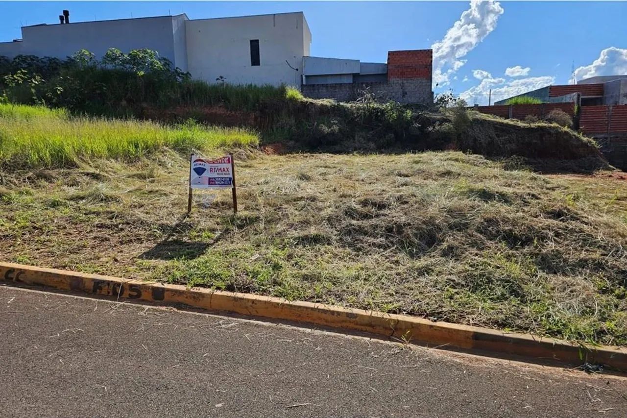 TERRENO NO CENTRO DE PARDINHO - Foto 2