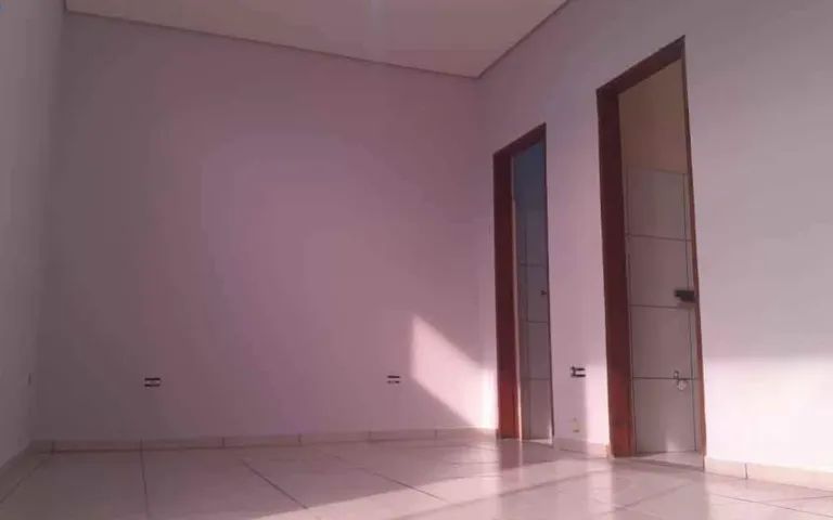 Sala Comercial com 18m², no centro de Iperó, ideal para pequenos negócios.  - Foto 2