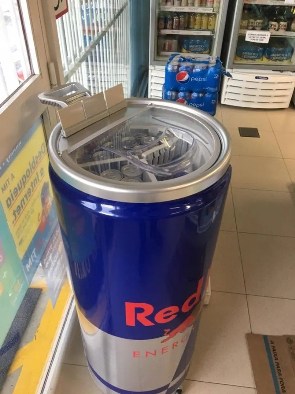 Cooler Expositor de Bebidas da Redbull - Foto 2