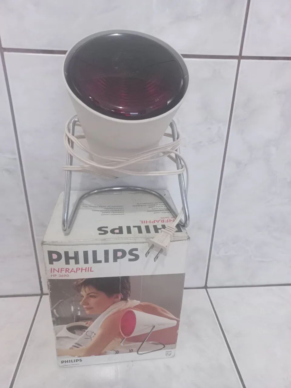 Antiga LÂMPADA INFRAVERMELHO  PHILIPS  FUNCIONANDO