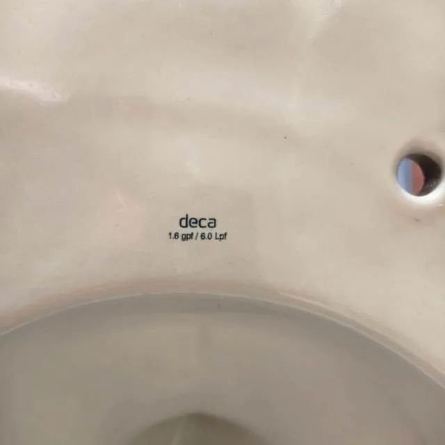 Vaso Deca com Caixa acoplada - Foto 4