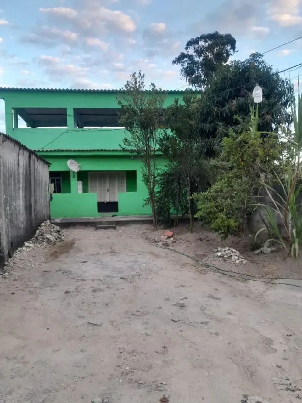CASA COM 2 QUARTOS EM MARINGÁ - ACEITO ENTRADA