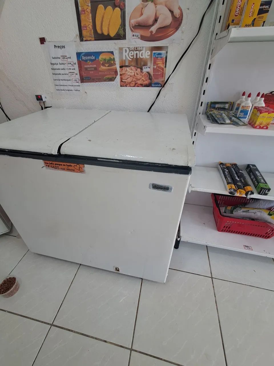 Vendo frizer. Expositor e prateleiras. Balança e balcão de atendimento. - Foto 5