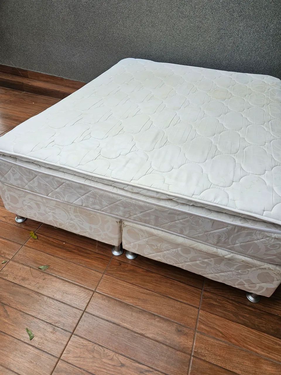 Cama Box Queen