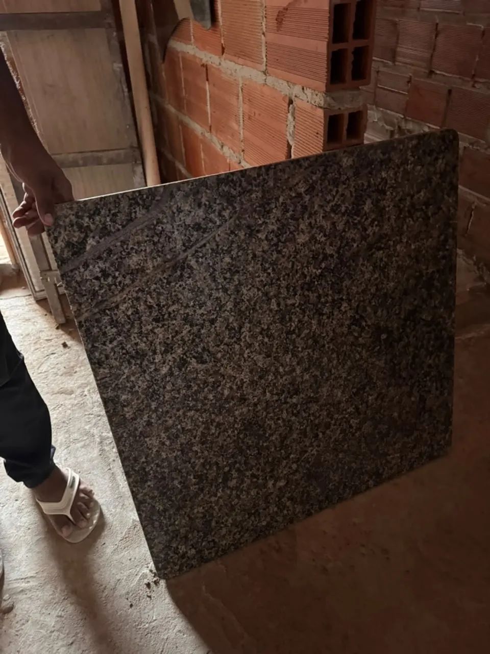 Mesa de mármore apenas com 2 cadeiras - Foto 3