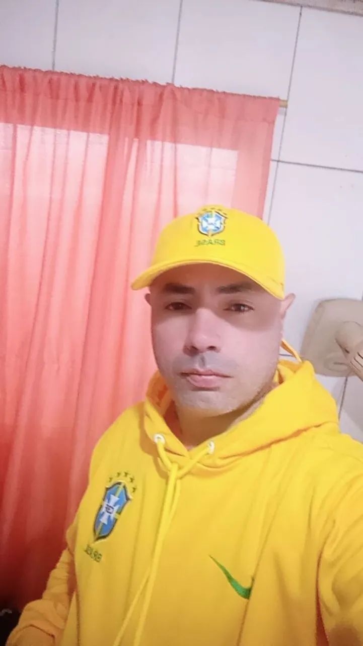 Ajudante de carga e descarga e ajudante geral 