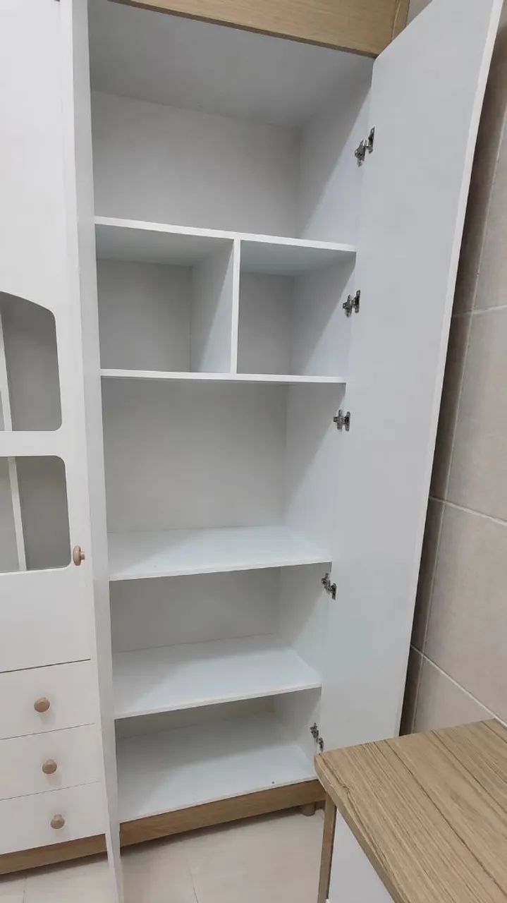 Guarda roupas infantil 
