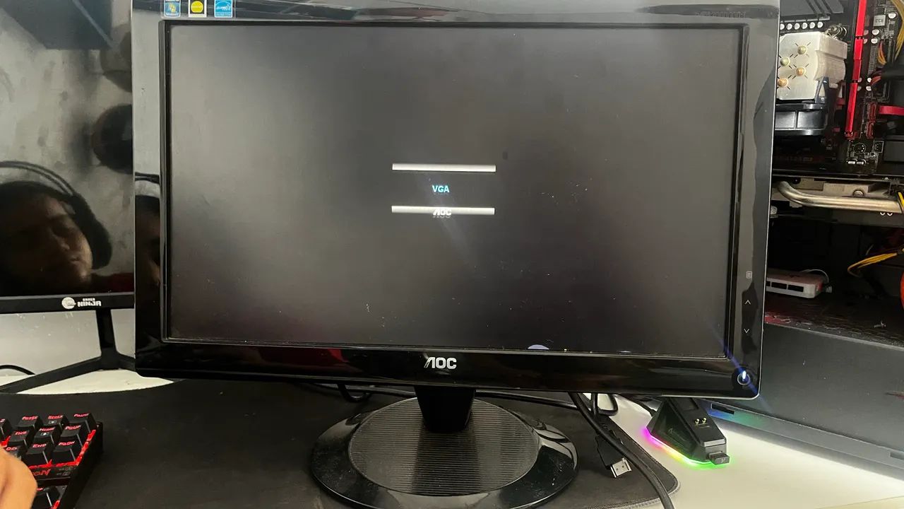 Monitor AOC usado 