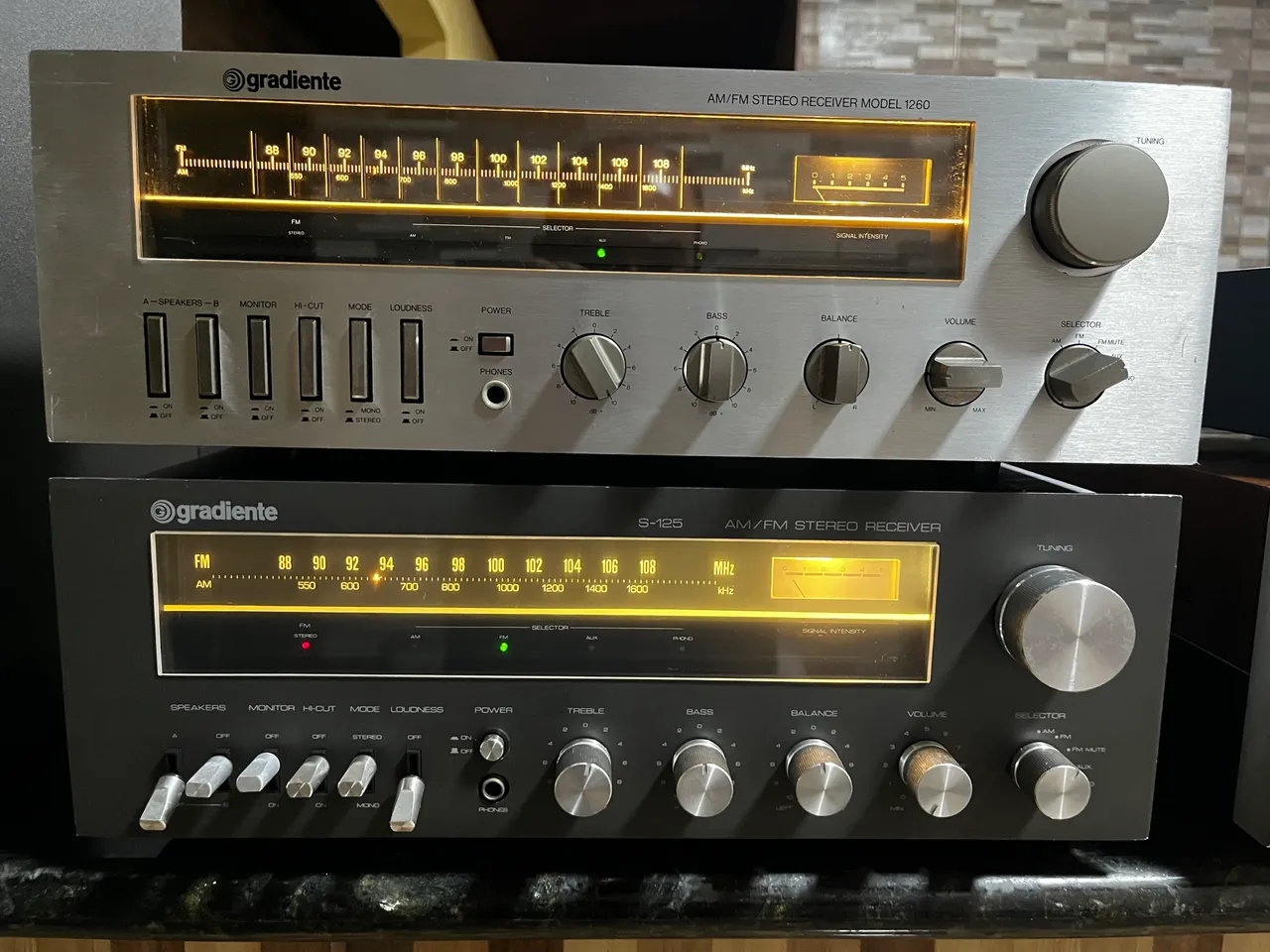 Amplificador stereo vintage Technics SU-C03 novíssimo. Pequeno e