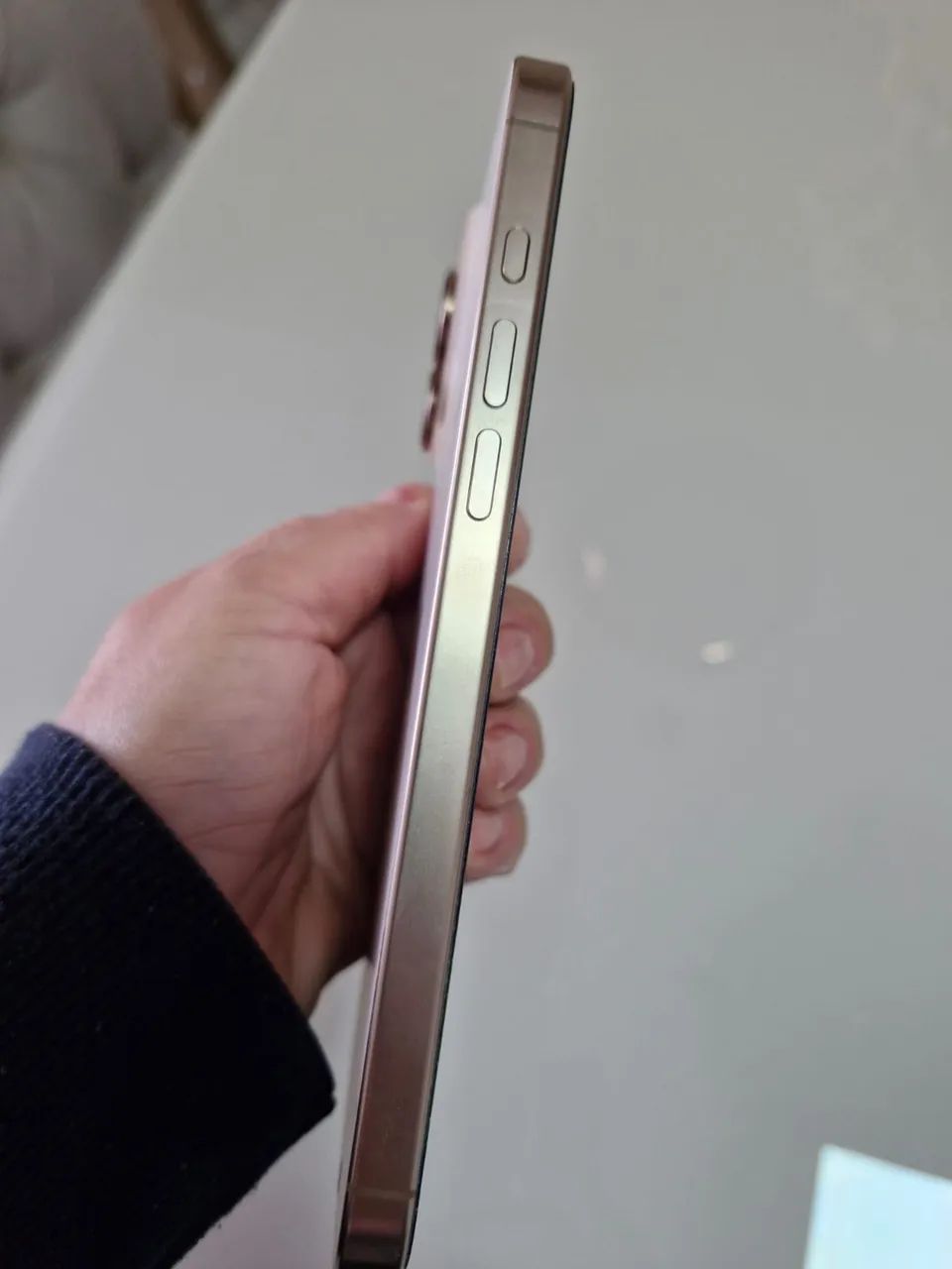Vendo iPhone 16 pro Max titânio desert 256G - Bateria 99% - Foto 4