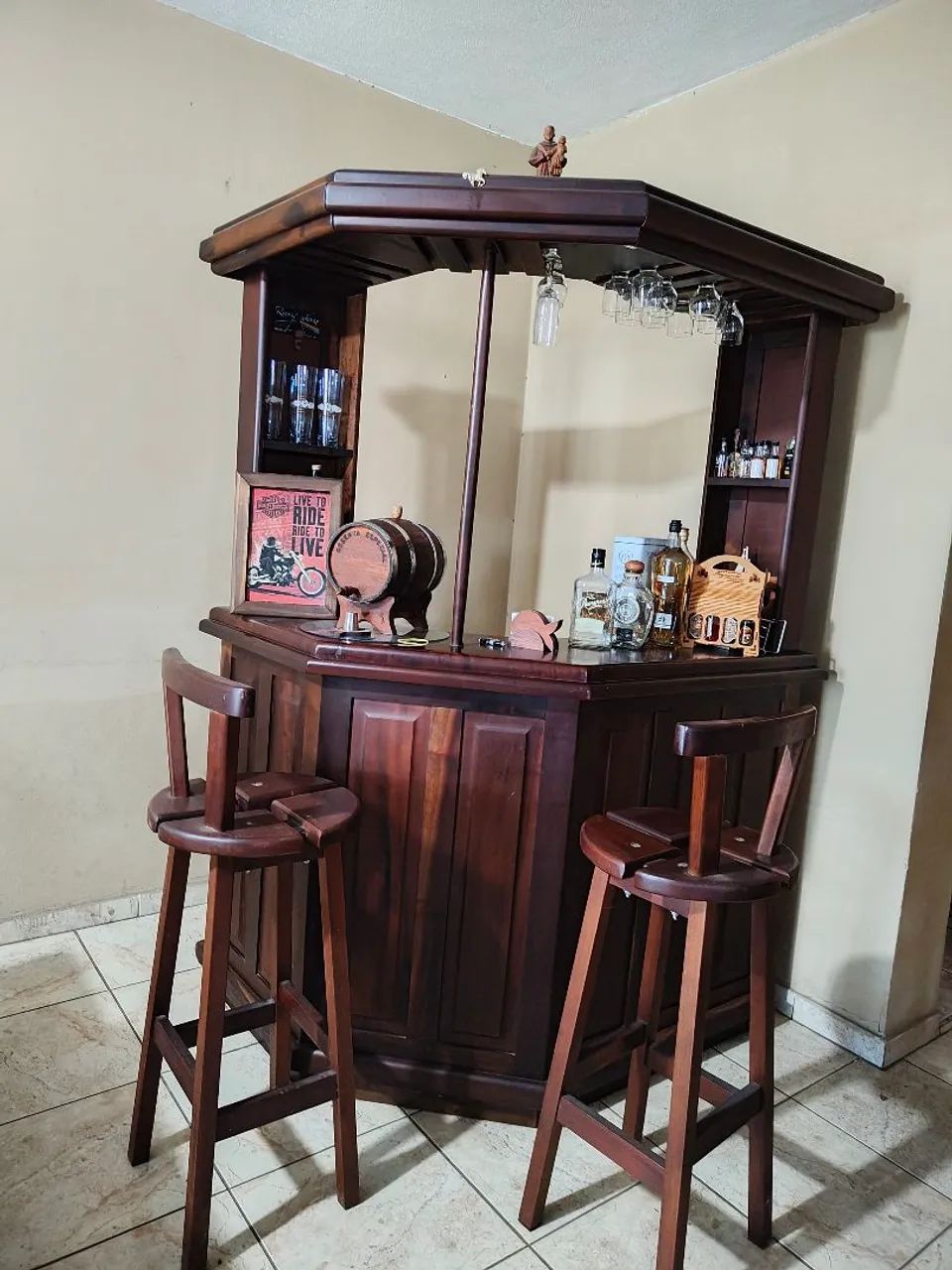 Barzinho madeira maciça 