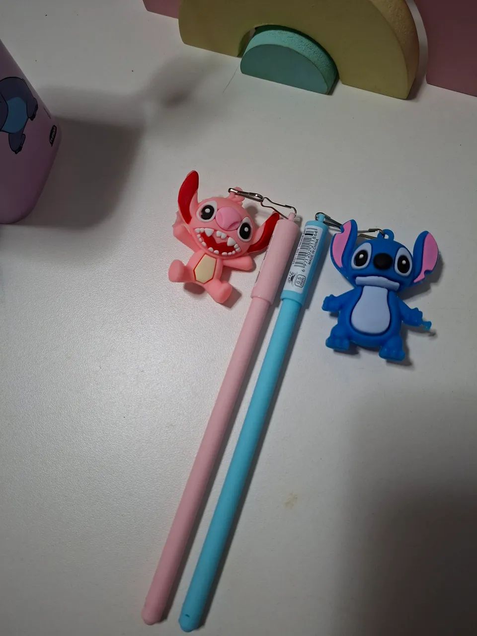 Canetas de pelúcia e chaveiros  - Foto 3