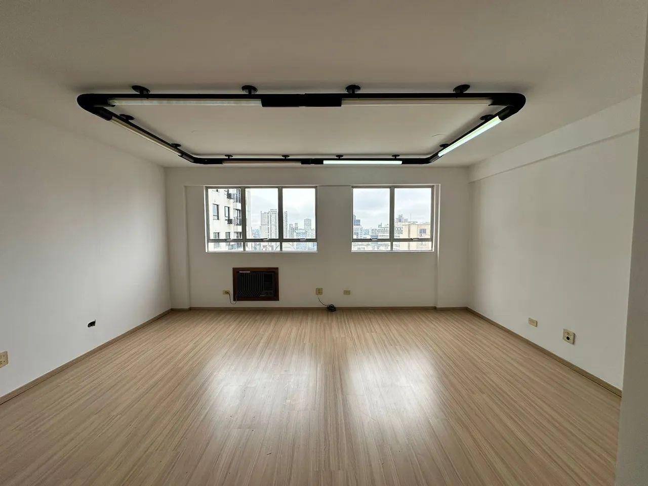 Sala comercial com 40m² reformada na Rua Riachuelo  Centro - Foto 4