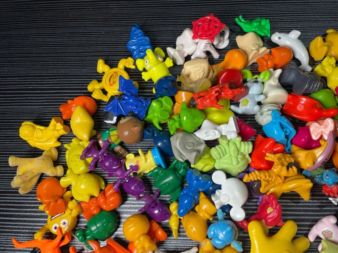 Lote de Gogos e Miniaturas Kinder ovo  - Foto 4