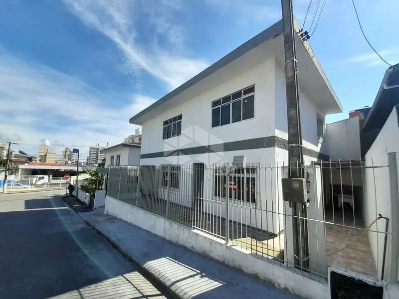 Casa de 6 quartos para alugar com 200M² - Barreiros, São José - Foto 2