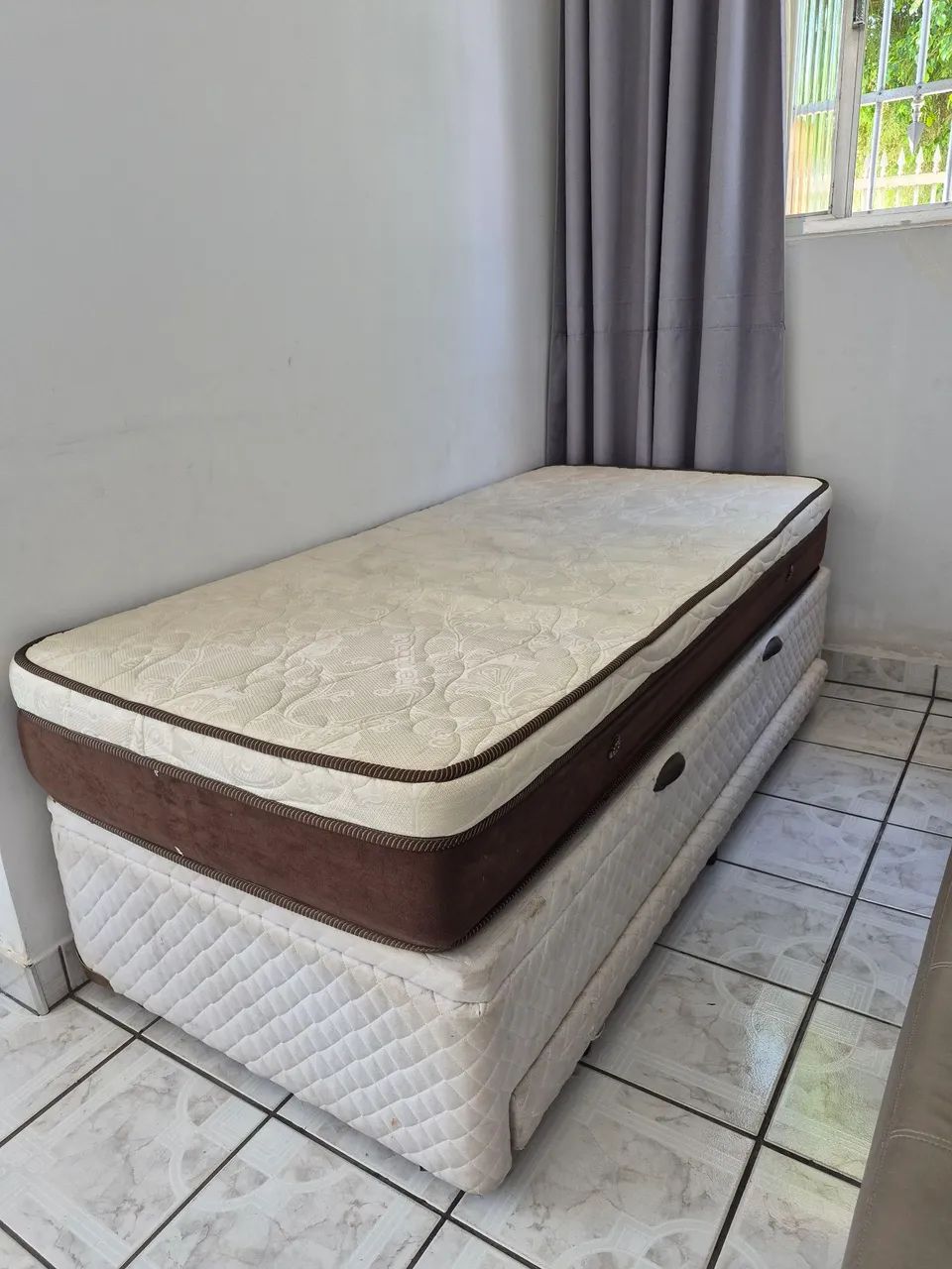 Cama Box Baú solteiro com auxiliar e colchão 
