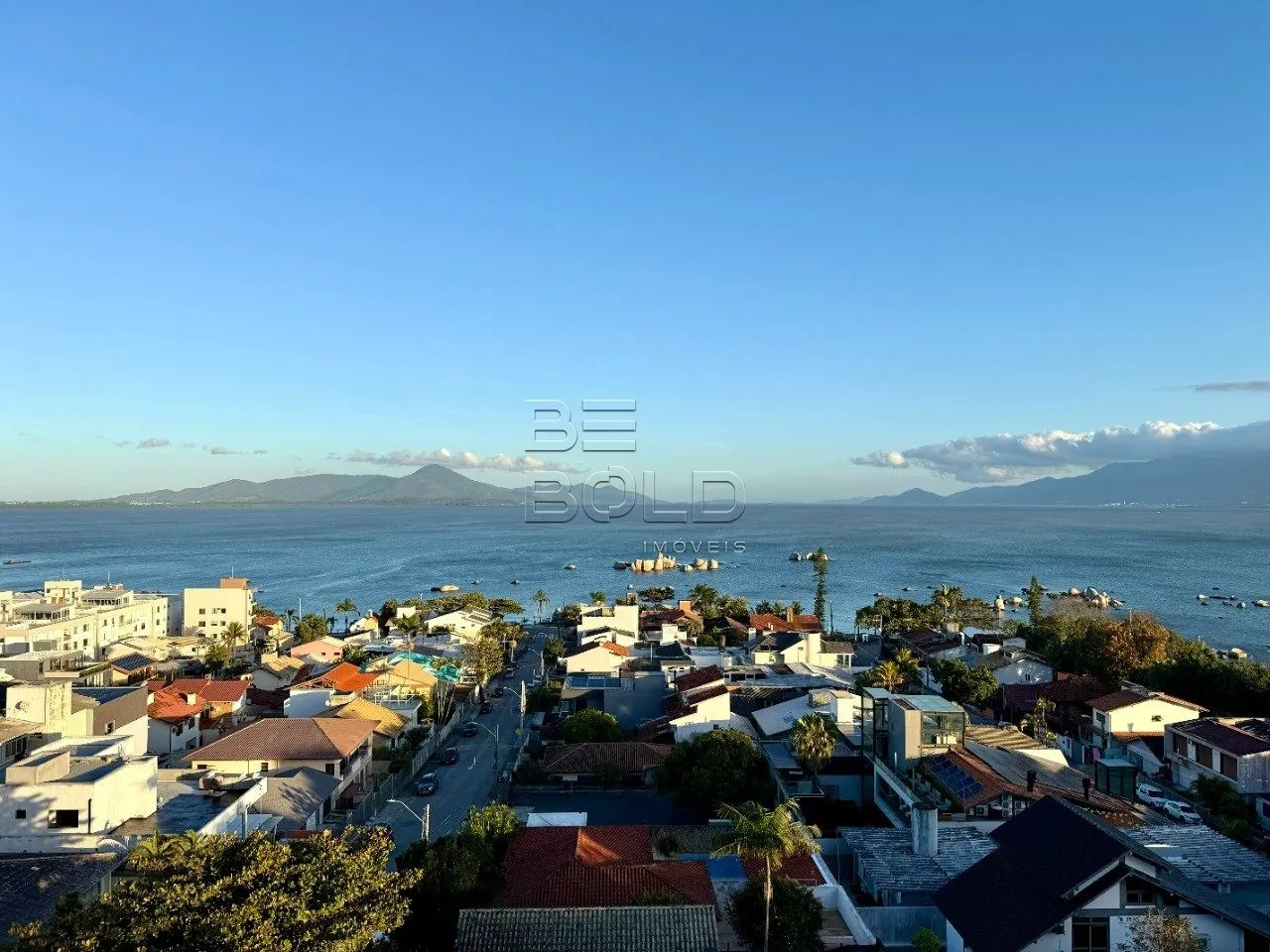 Apartamento com 2 suítes e vista mar - Foto 2
