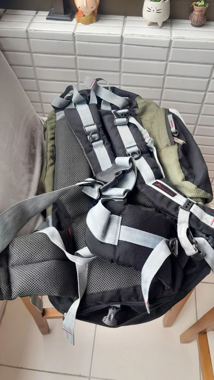 Mochila trilhas e rumos crampon tech 48L - Foto 3