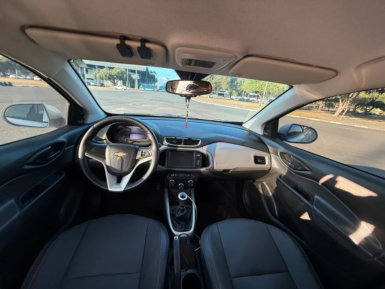 Chevrolet Onix Hatch LT 1.0 8V Flex Mec. 4P 2018 - Foto 2